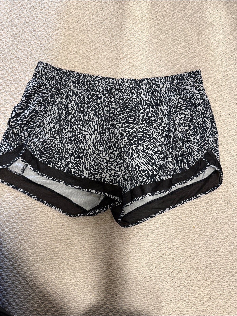 Athleta Women's Black & White Printed Mesh Racer Shorts